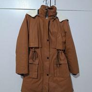 کاپشن شکلاتی و کلاه تدی