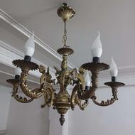 لوستر برنجی خیلیییی قدیمی. طرح فرشته. 6 شعله