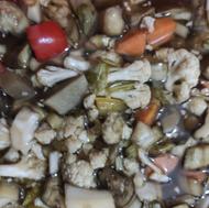 ترشی مخلوط خانگی تازه خوشمزه موجود میباشد