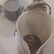 چای سازماشین بابرق 12یا24 باتمام وسایل لیوان قاشق چایخوری