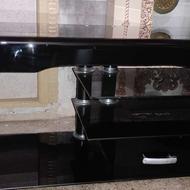 میزتلویزیون شیشه ای