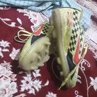 کفش فوتبال چمن