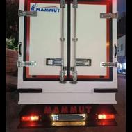 نیسان یخچال دار سالم و عالی با کار با درآمد بالا