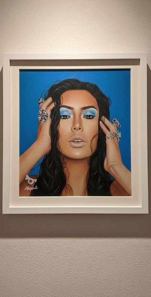 نقاشی چهره طبیعی با دو تکنیک سیاهقلم و مدادرنگی