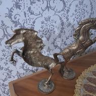 دو عدد اسب برنز