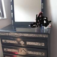 میز ارایش چند کشو واینه