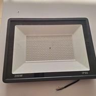 پرژکتور 200والت