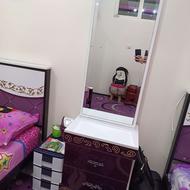 میز آرایشی در حد نو