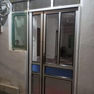 درب الومینیومی باشیشه سالم در حد