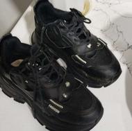 فروش کفش مردانه وزنانه