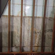 گارد محافظ در اتاق