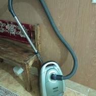 فروش یک دستگاه جاروبرقی تمیز وکار قشنگ کیسه دار بافیلتر تازه