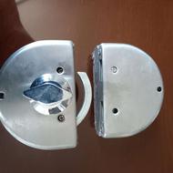 قفل درب شیشه‌ای