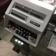 ماشین حساب فاسیت FACIT ساخت سوئد عتیقه دکوری