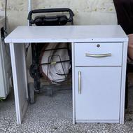 میز کار دارای کشو و دوطبقه