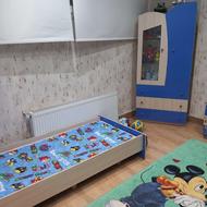 تخت خواب وکمد