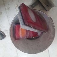 دایاق وخطرعقب،خاور