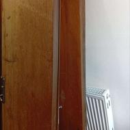 پنج تا در چوبی اتاق