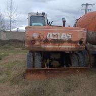 یک دستگاه بیل مکانیکی فروشی ب عنوان تغییر شغل