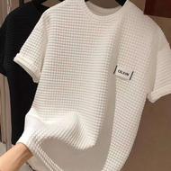 خیاط حرفه ای خانوم‌ بیرون بر برای تیشرت مردانه