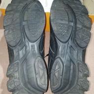 کفش اسپورت مشکی نو قیمت توافقی