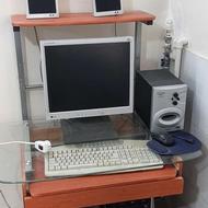 میز‌ کامپیوتر ویا میز تحریر نو + صندلی چرخدار سالم بی عیب