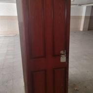 درب چوبی رنگ شده