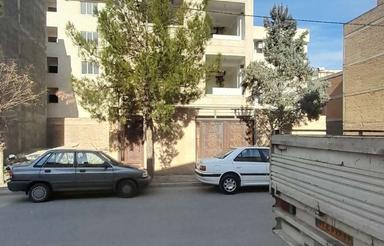 ساختمان یک جا به فروش می رسد