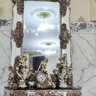 میز آینه و شمعدون