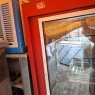 یک عدد یخچال ویترینی فوق العاده سالم