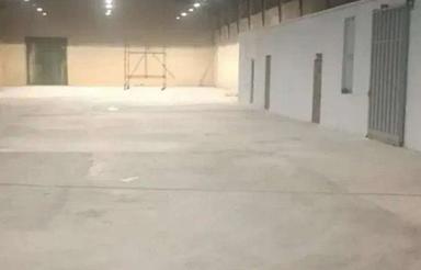 زمین به وصعت 18300 متر در قم همراه با 4300متر سوله