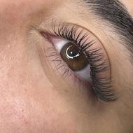 اکستنشن و لیفت و لمینیت مژه