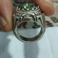 تعداد 3 انگشتر نقره و تعدادی سنگ قیمتی زیبا