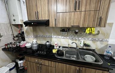 60 متری واقع در خیابان گلها