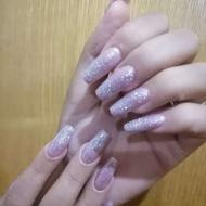 خدمات کاشت ناخن