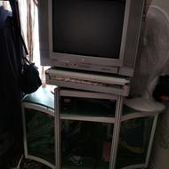 دو عدد تلویزیون یک عدد میز تلویزیون قدیمی