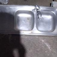 ظرفشویی در حد نو همراه با شیر تازه