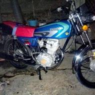 موتور ظاهر وباطن تمیز خوش رنگ آبی