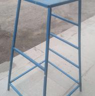 چهار پایه آهنی