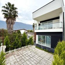 فروش فوری ویلا 250 متر در نوشهر/مبله/روف‌گاردن/سند تک برگ