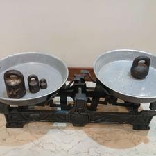 ترازوی قدیمی چدن