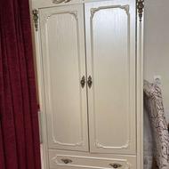 تخت و‌کمد رنگ شیری