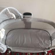 تخت کنار مادر ماستلا