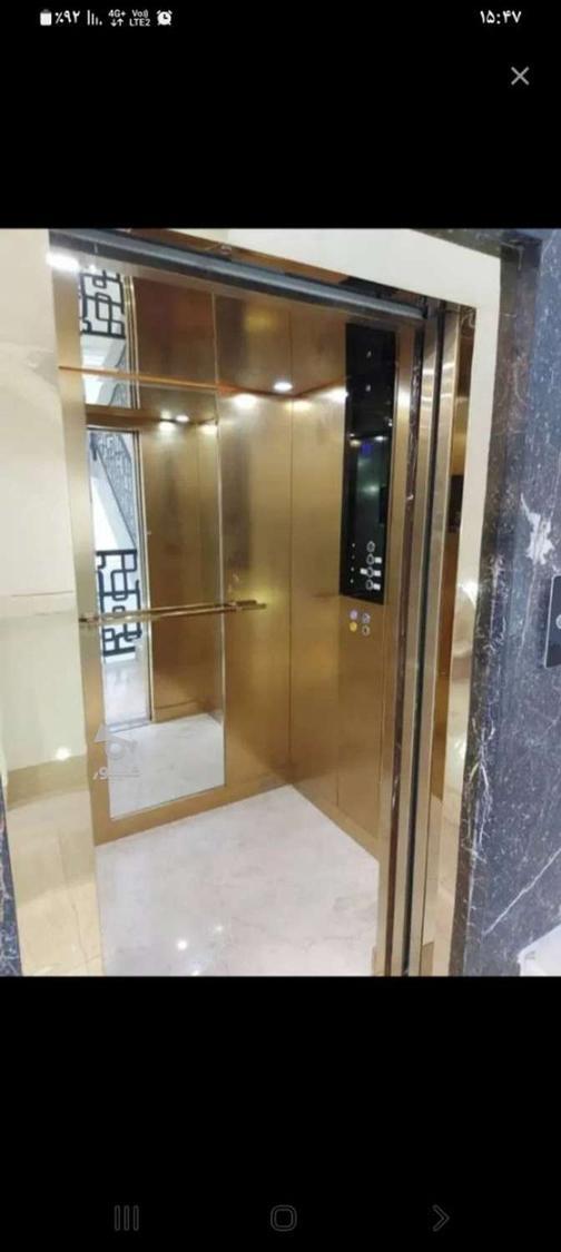 منشی دفتر اسانسور - سلین