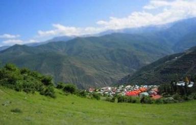 زمین با ویویی عالی داخل بافت