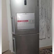 یک عدد یخچال در حد نو