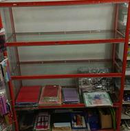 قفسه فلزی با شیشه