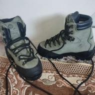 کفش کوهنوردی نیمه سنگین زمستانی کرامپون خور اتوماتیک