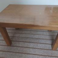 میز چوبی کارکرده