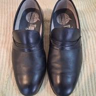 دو جفت کفش مردانه